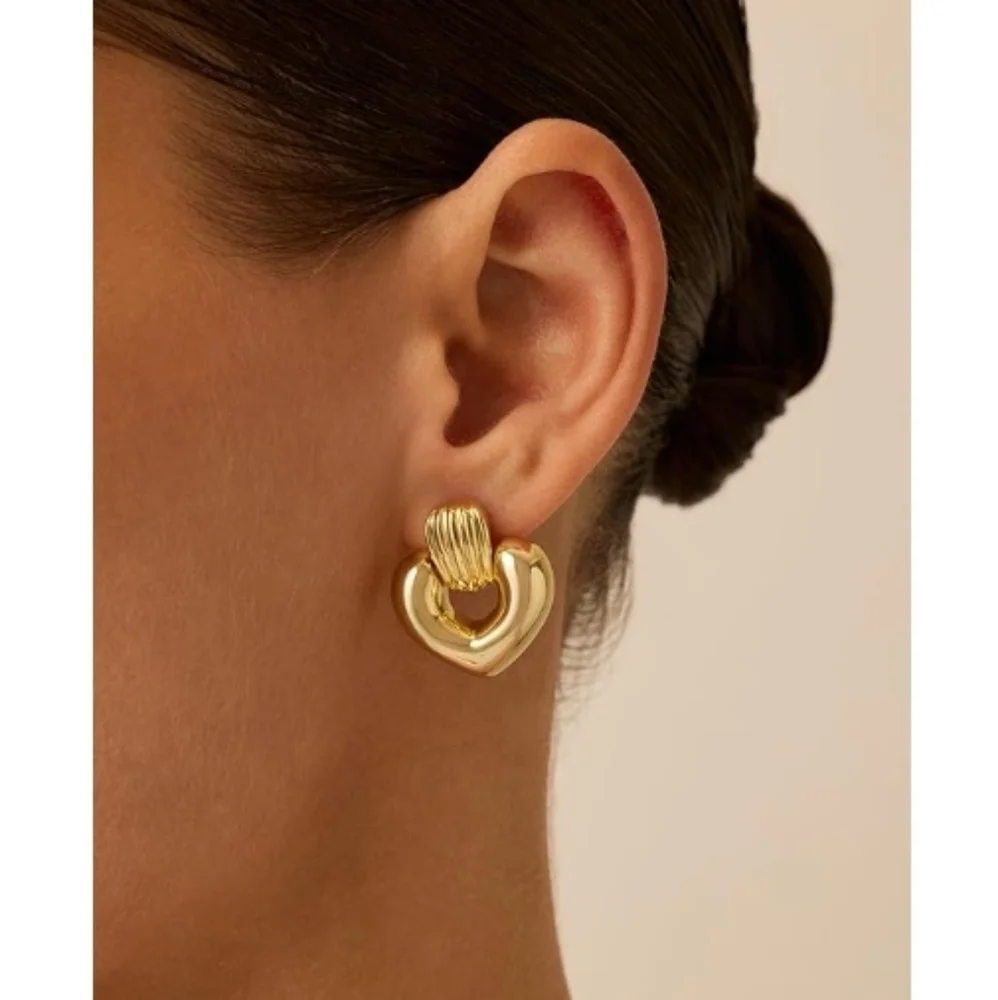 14K Gold Plated Chunky Dangle Heart Earrings In White Gold